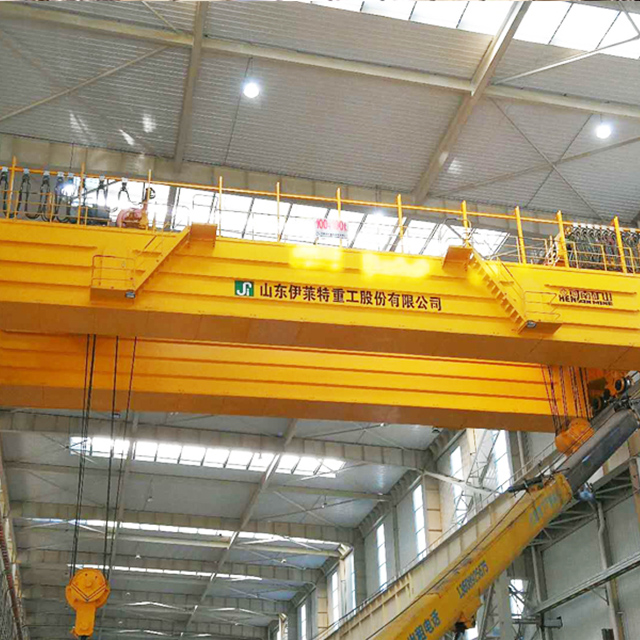 Double trolley bridge crane