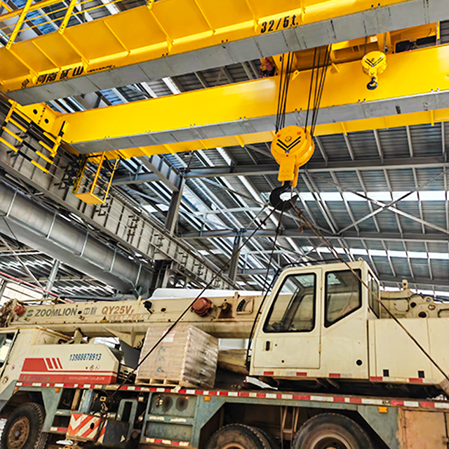 QD type 300/40~350/75 ton hook bridge crane