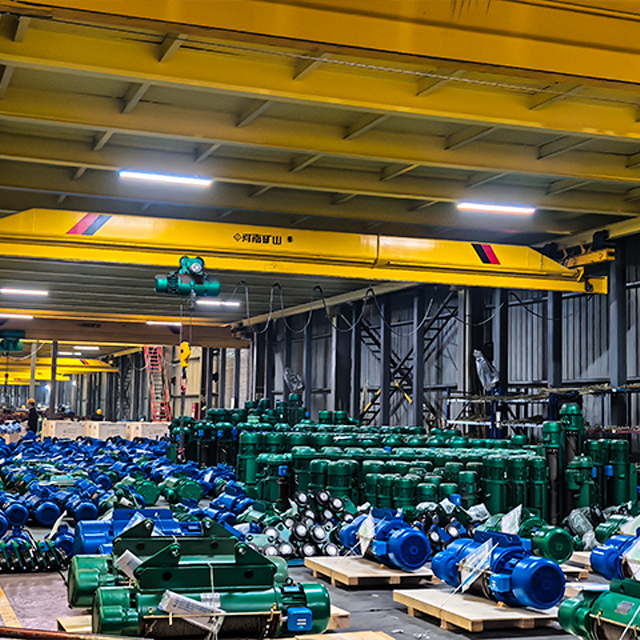 Overhead Crane With Lower Rotating Electromagnetic Beam